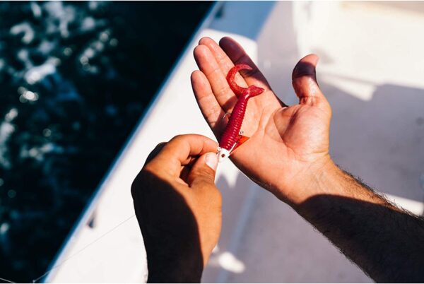 Gulp! Alive! Grub Soft Fishing Bait Pearl Whi Fishing Artificial Bait Soft Plastic Lures - Image 4